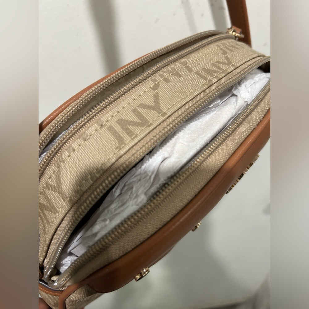 💥3/$10 💥New Jones cross body bag - Picture 7 of 7